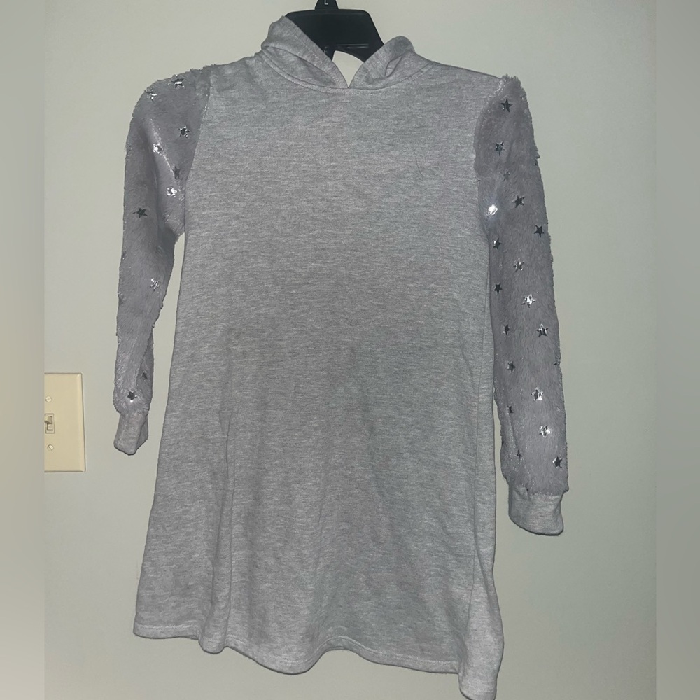 TRUE CRAFT GIRLS DRESS M Gray Hooded Sweatshirt Material Stars On Sleeves